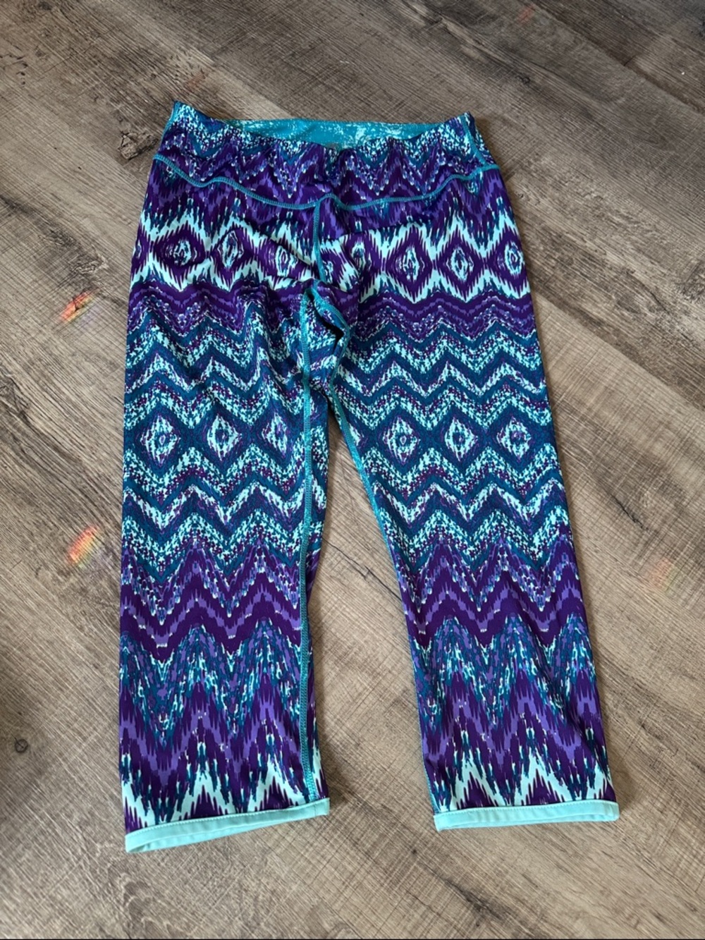 Reversible purple & Turquoise Athletic Capri Leggings